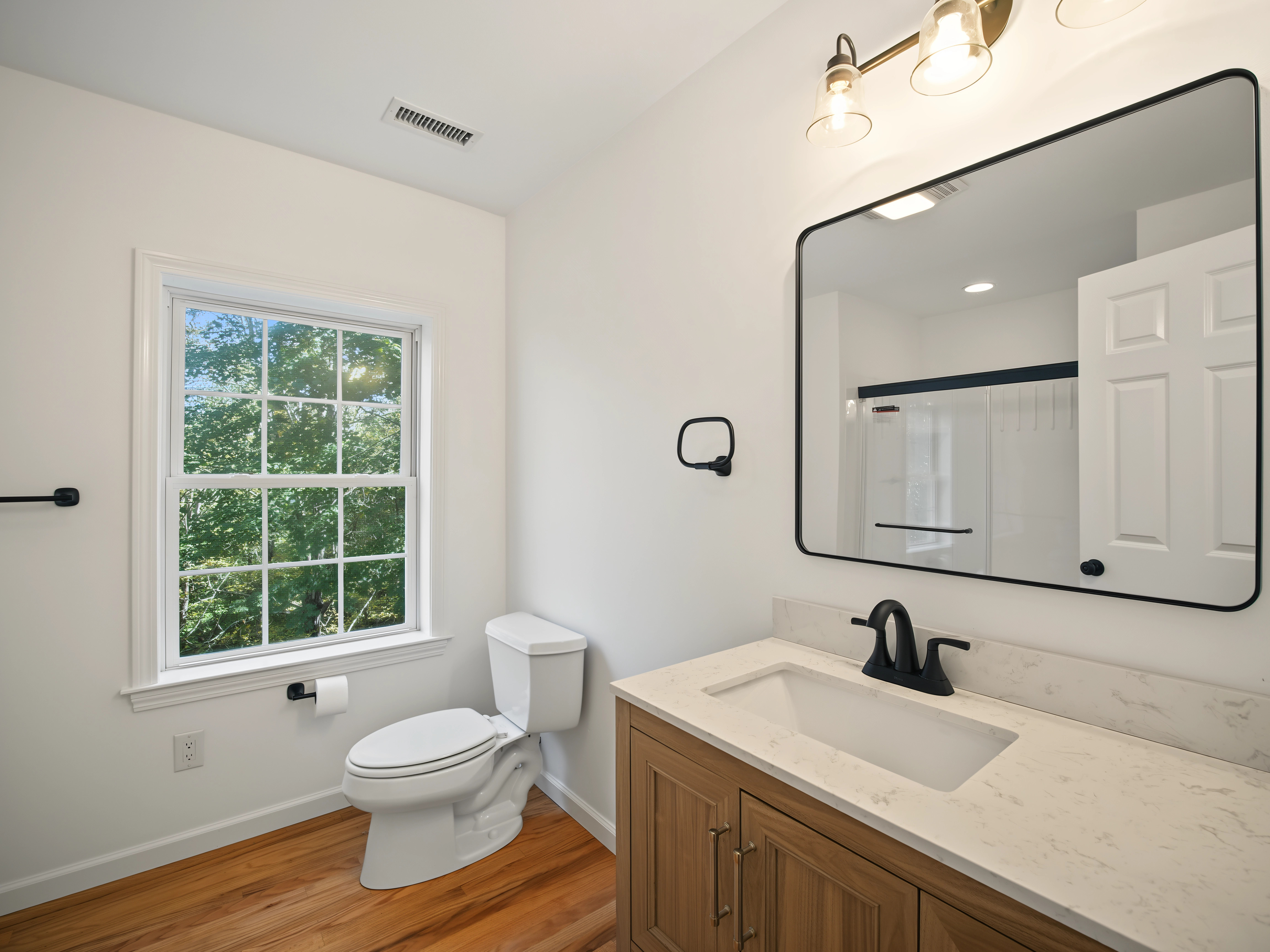 Home in Chester, Connecticut, photographed by Ari Lee