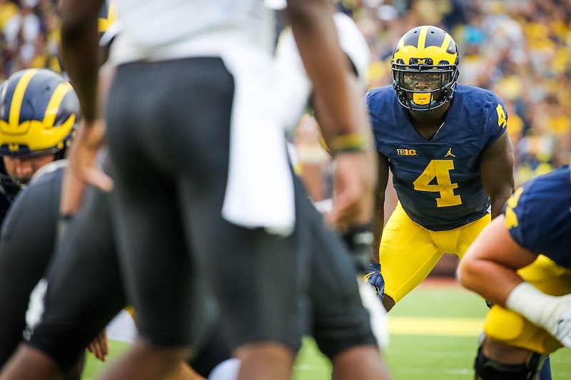 De'Veon Smith is ready to take a hand-off in the red zone.
