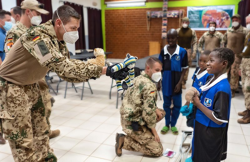 The German army offered toys to CURE Niger kids this week.