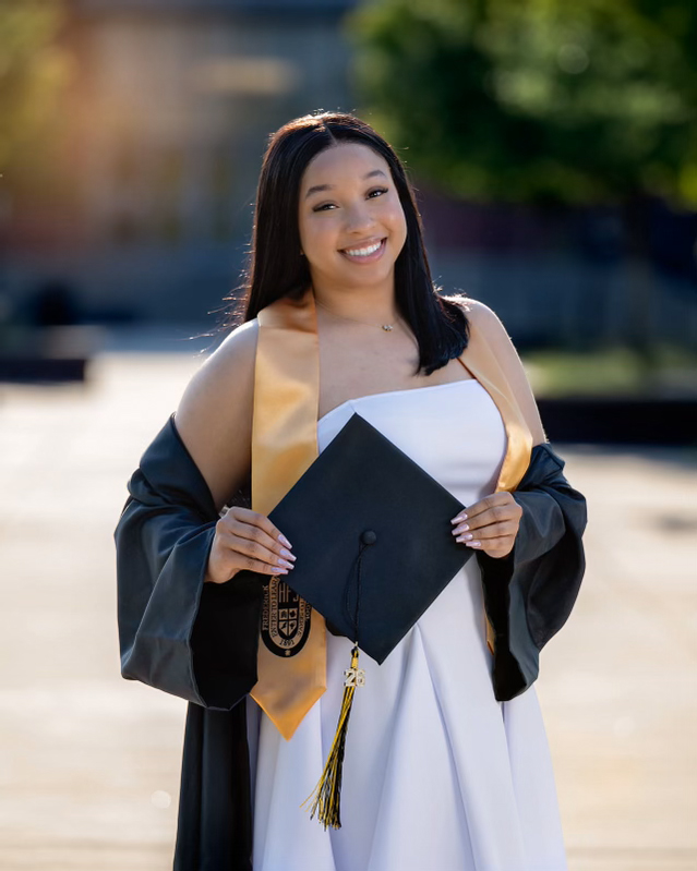Senior Portrait of Shyan Symphony-Simpson by Kim Harmon Photography.