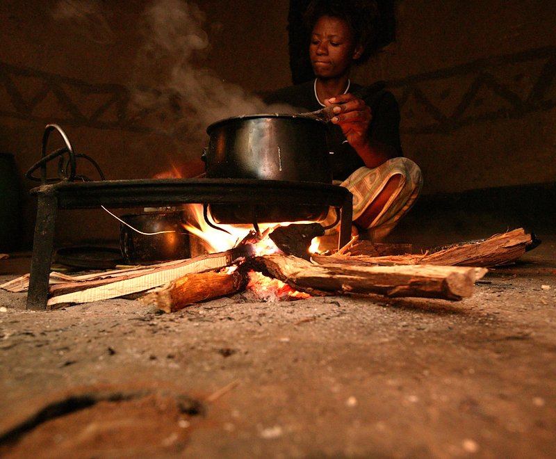 APRIL- cooking stove - image C Practical Action.jpg