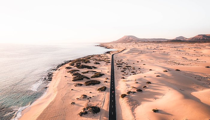 Read Fuerteventura by @lezbroz