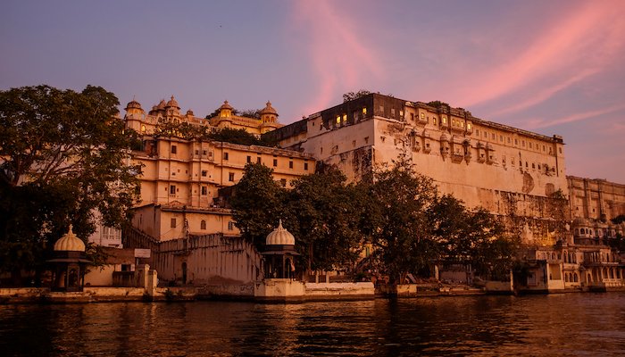 Read Udaipur by Rupert Marlow