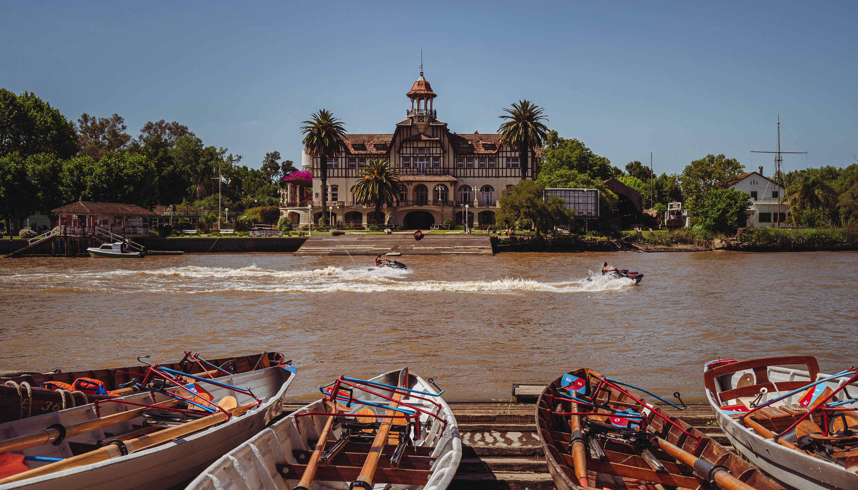 Read CITIES OF ARGENTINA by Carolyn Walker