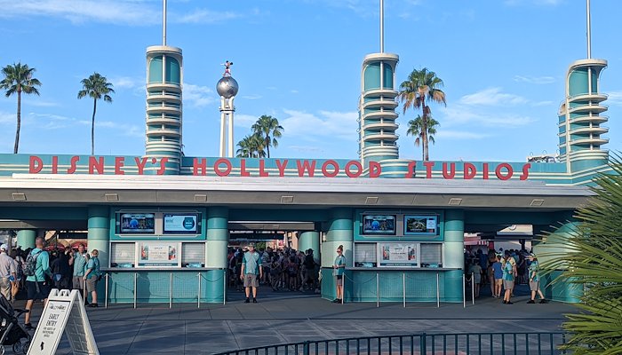 Read Disney's Hollywood Studios by Ryan Carey