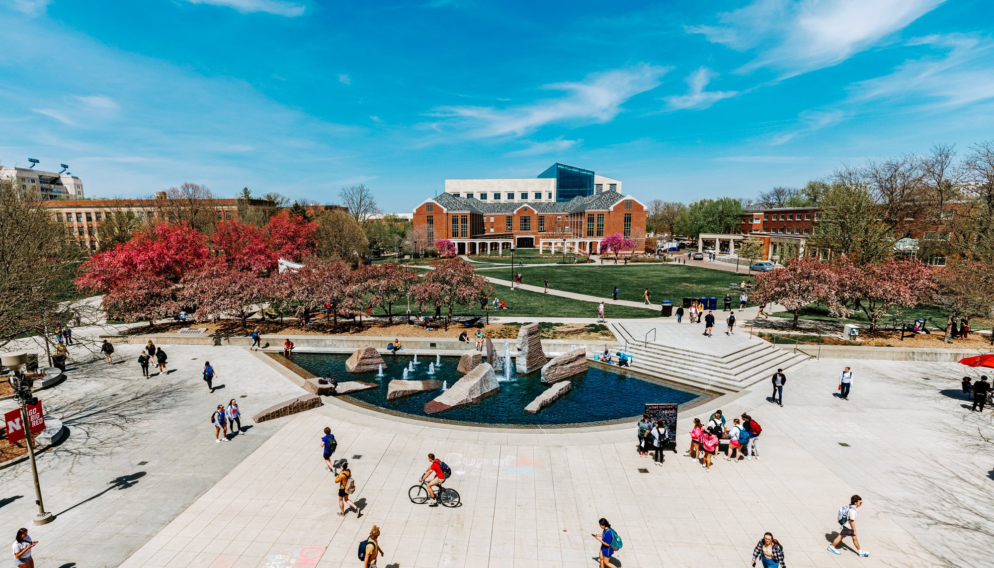 Read Campus in Bloom by University of Nebraska–Lincoln