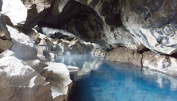 Read ICELAND by Alex Hyyti