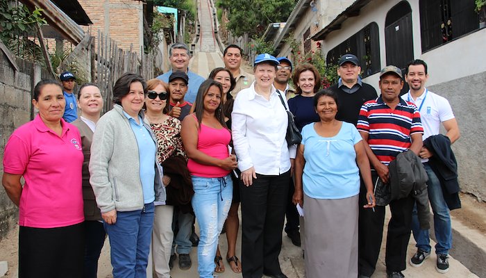 Read Trabajando para reducir las desigualdades y la exclusión by PNUD Honduras