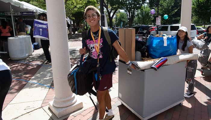 Read Hugs, goodbyes, a few tears and lots of excitement: Thousands of new students move into VCU by VIRGINIA COMMONWEALTH UNIVERSITY