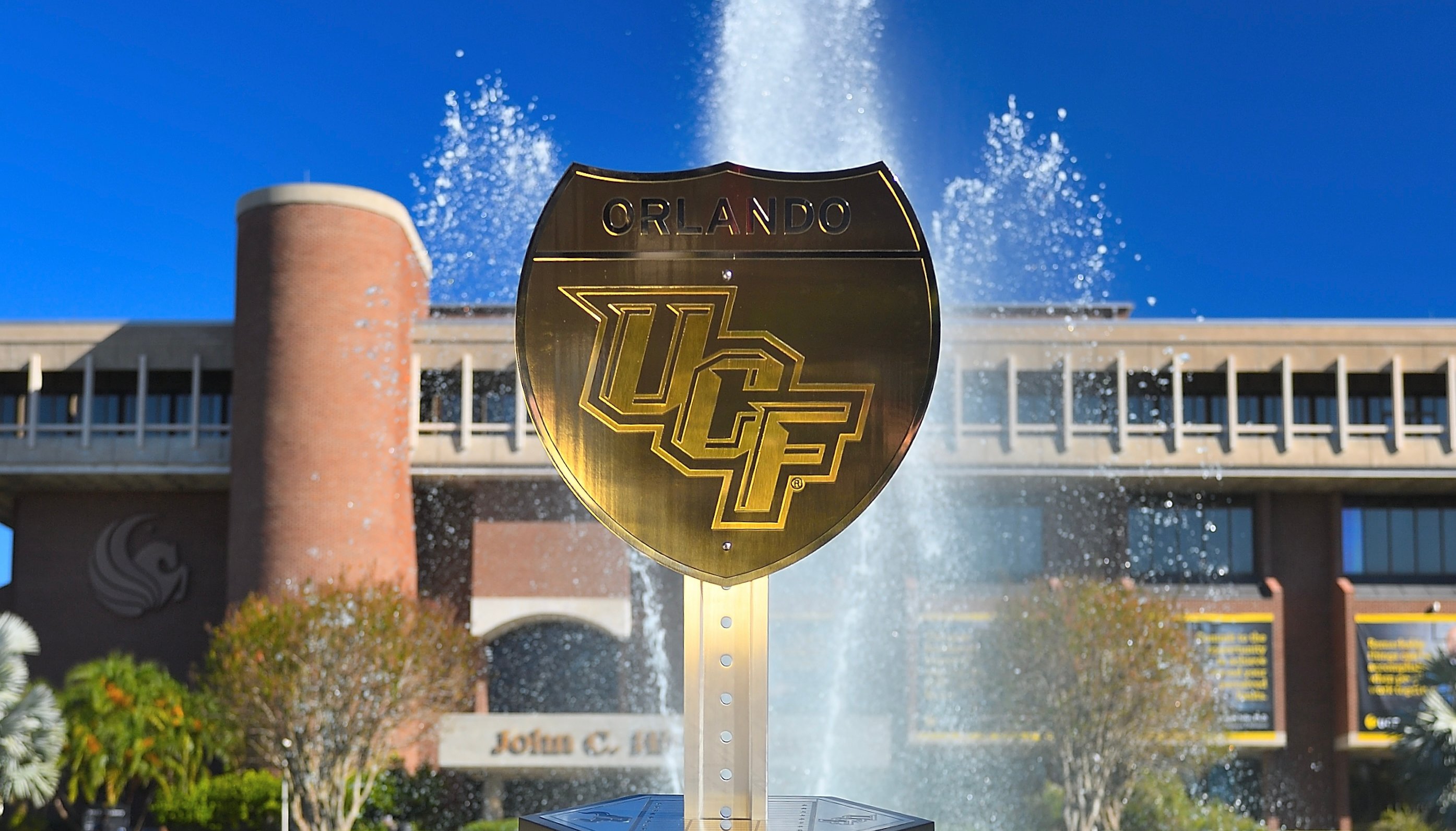Read UCF Rivalries: The Old and New by UCF Knights