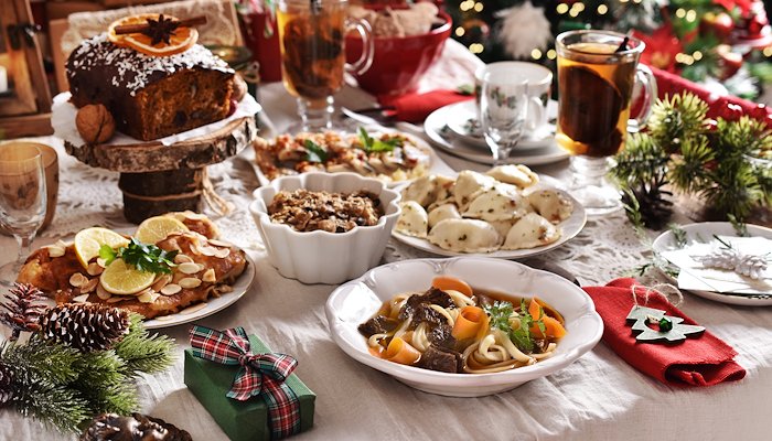 Read Grudzień i styczeń to czas celebracji, której towarzyszy pyszne jedzenie by Piotr Młynarczyk