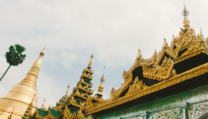 Read Shwedagon Pagoda by Daniela Maria