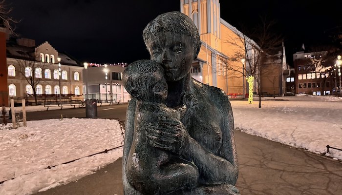 Read Polar Nights in Tromsø by Lowell Robinson