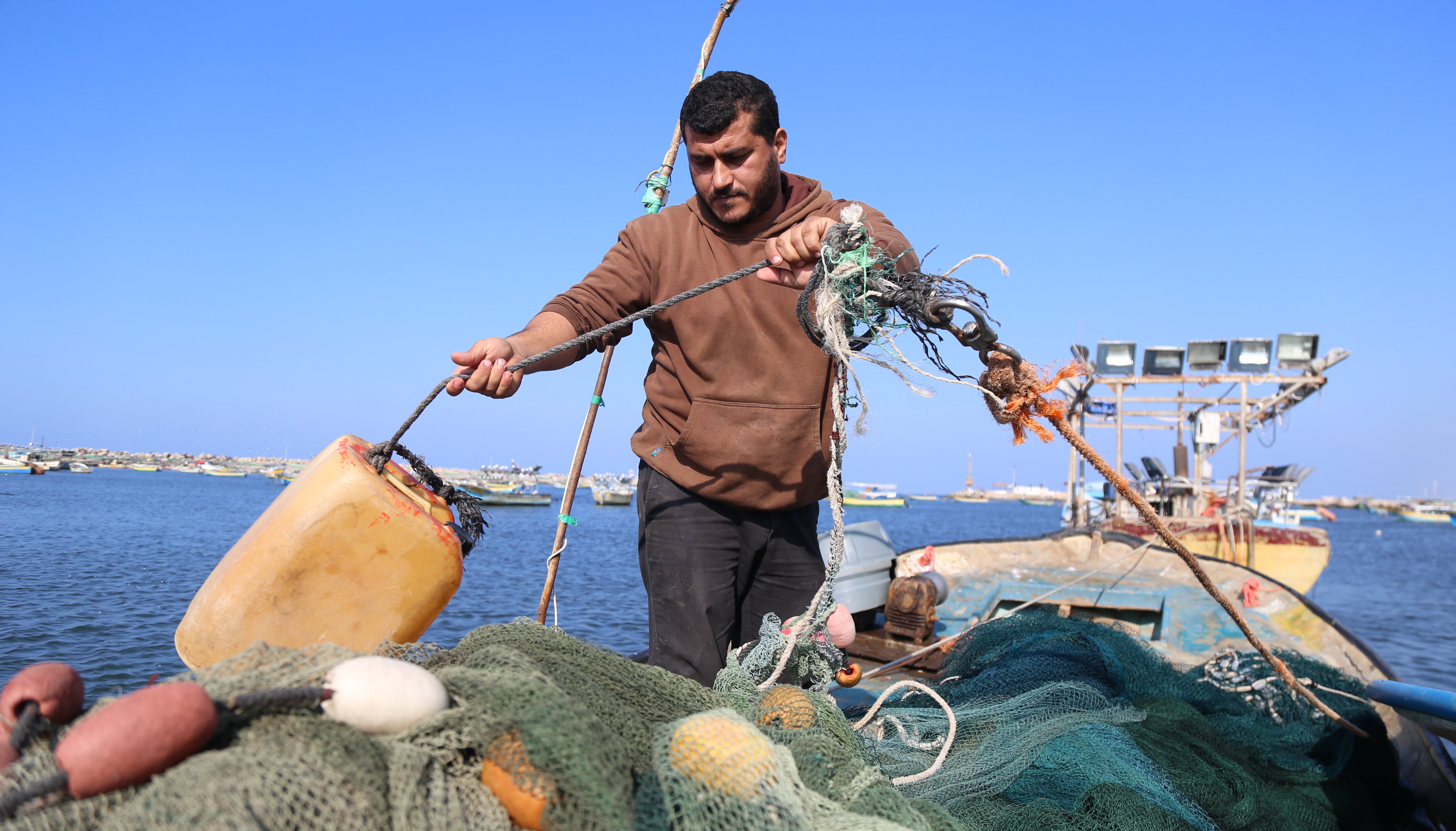 Read FISHING UNDER BLOCKADE by Oxfam International