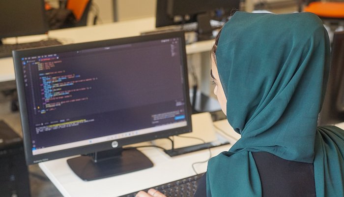 Read Empoderar a las mujeres y niñas afganas a través de las tecnologías de la información by United Nations Development Programme