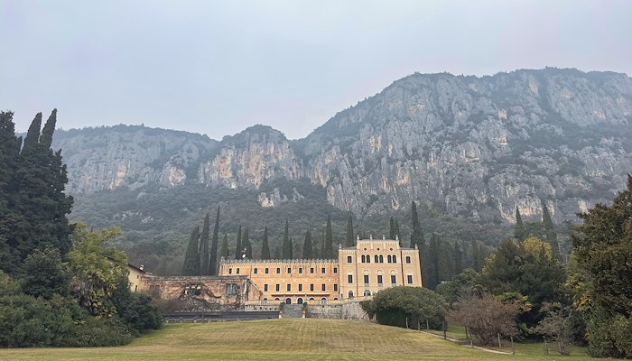 Read Lago di Garda & Madonna della Corona by Ben Kopilow