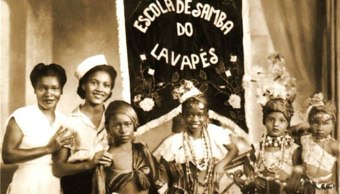 Read CRIA HISTÓRIAS EP 01 by Alícia Peres