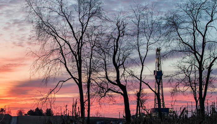 Read Fracking by Austin Bachand