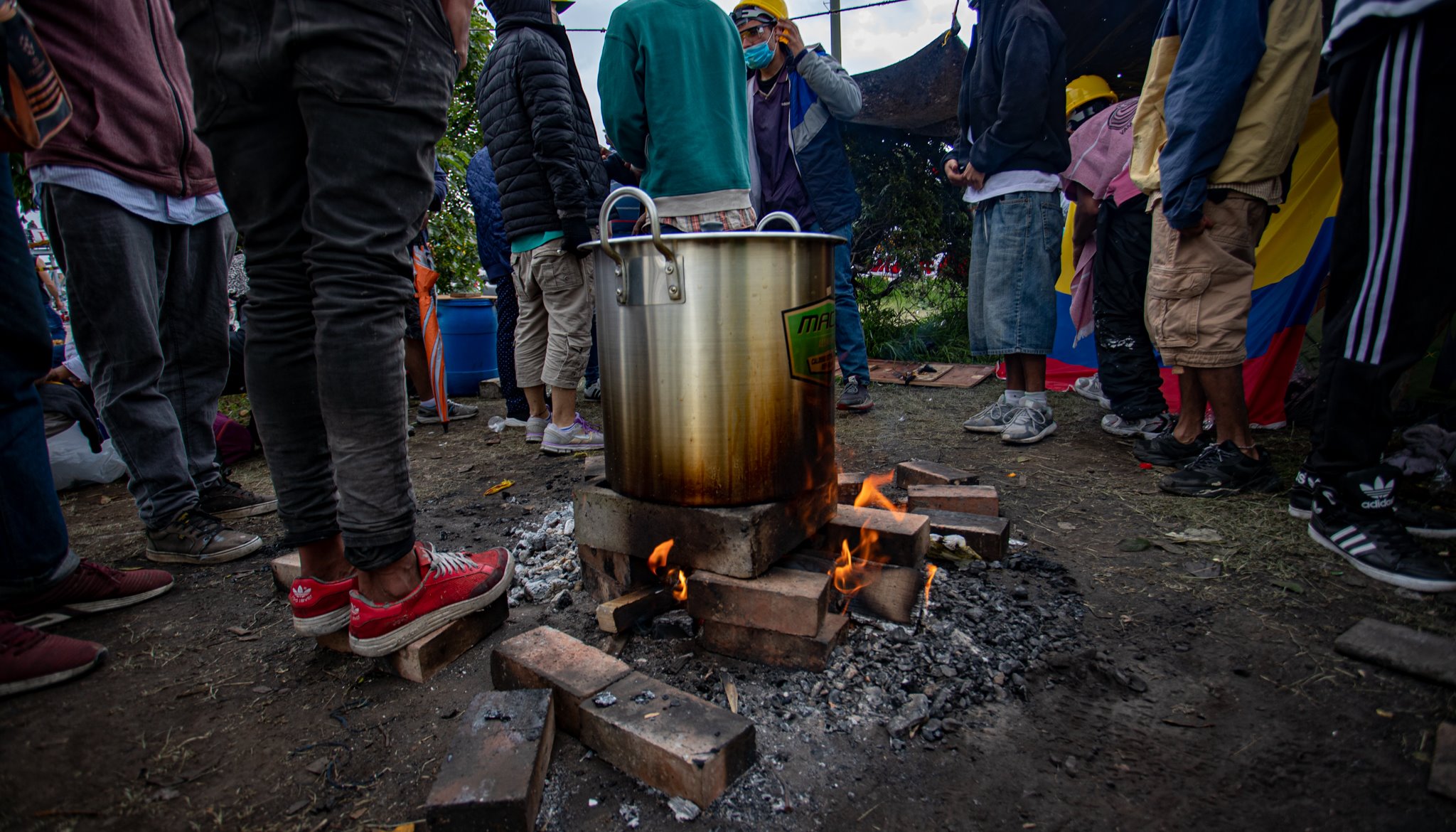 Read AL CALOR DE LA OLLA by Historias Bien Jaladas