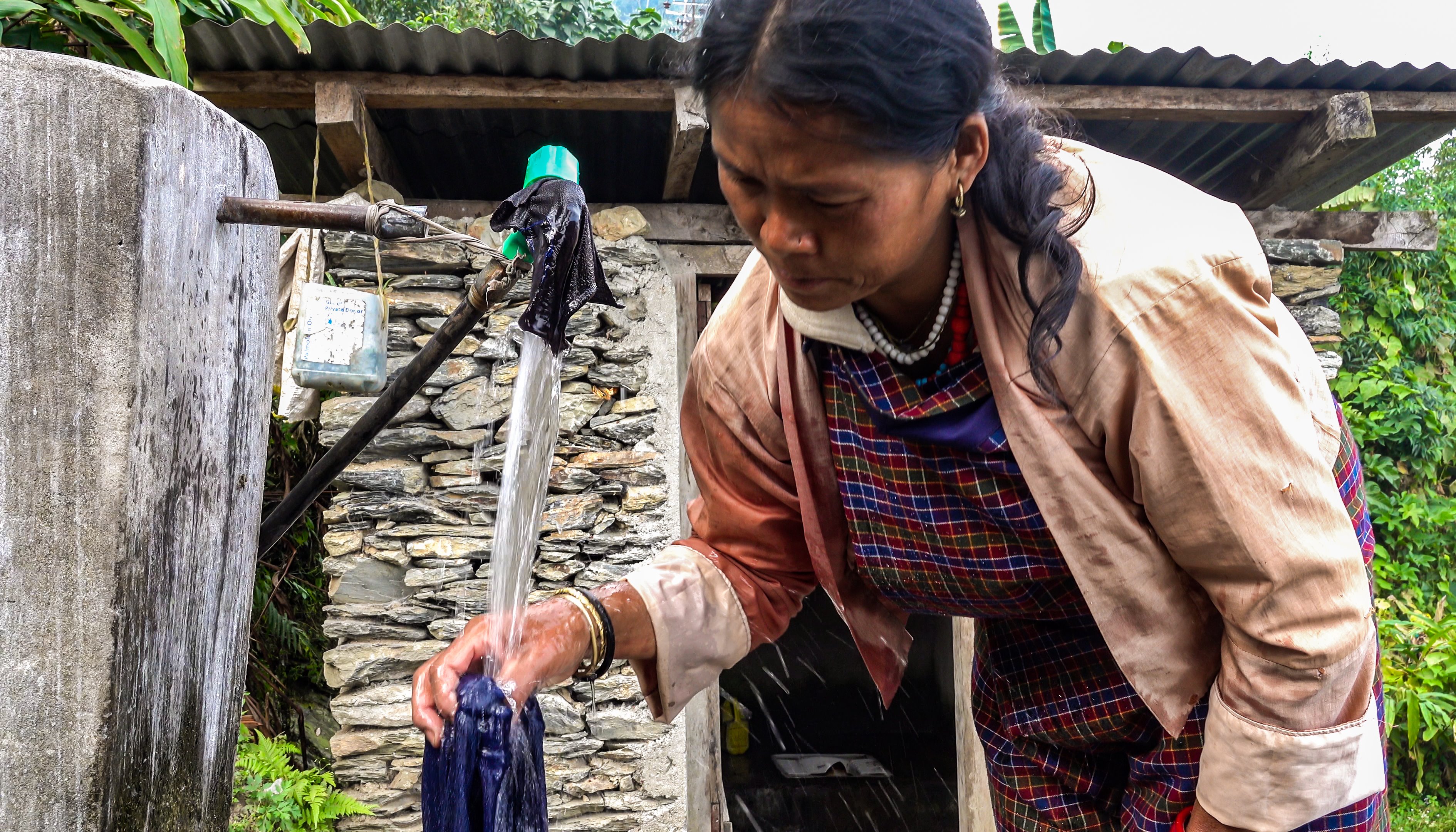 Read S’ATTAQUER AUX PROBLÈMES LIÉS À L’EAU by Climate UNDP