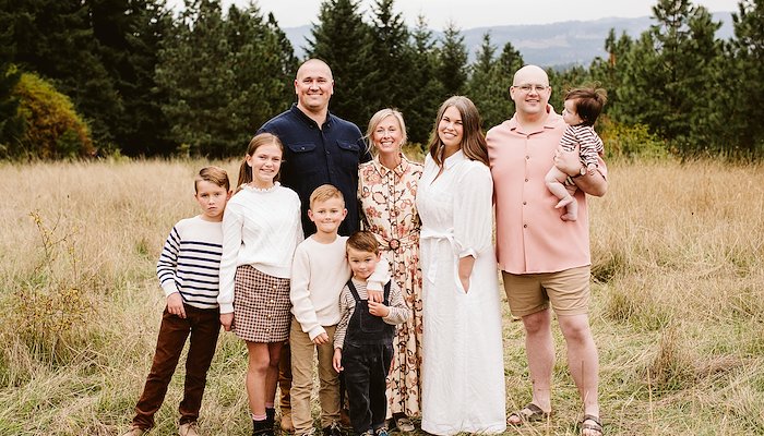 Read Cooper Mountain Nature Park Portland, Oregon Family Session by Ashleigh Cropper