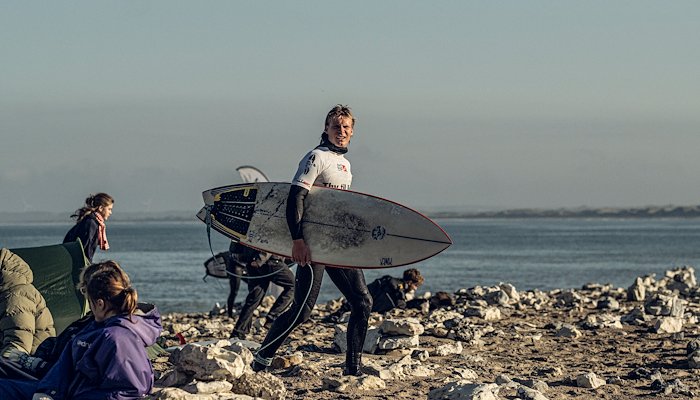 Read SHORTBOARD by Martin Paldan