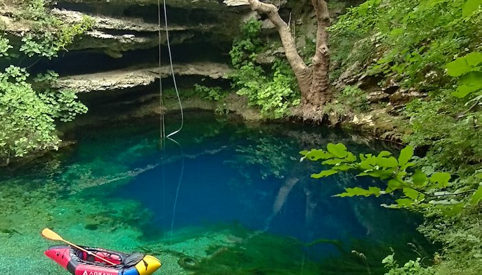 Read Packrafting en el río Vjosa. Blue Eye Section y cascadas cerca Këlcïrë Albania by Sergi Tur Badenas