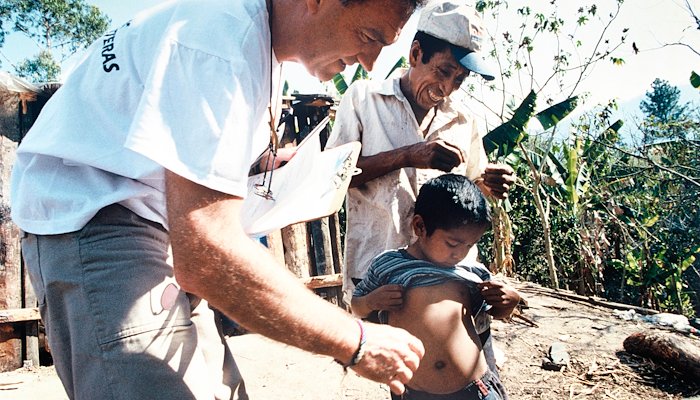 Read MSF EN HONDURAS by Médicos Sin Fronteras en México