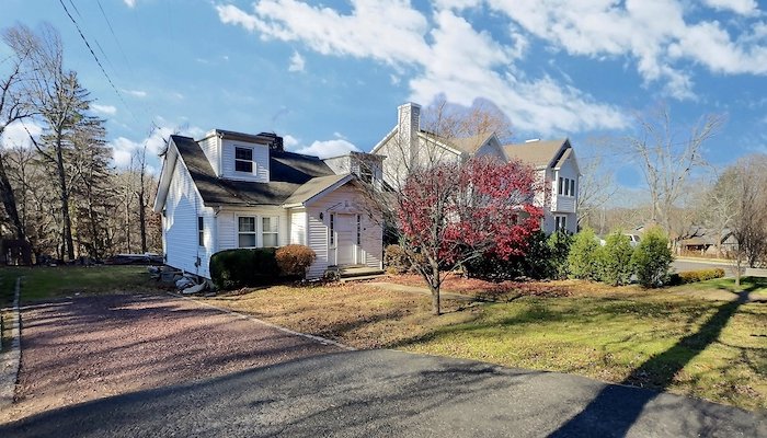 Read 564 Webbs Hill Rd by Ari Lee