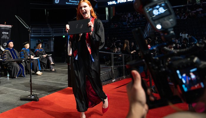 Read Maverick Graduates by Jared Craig