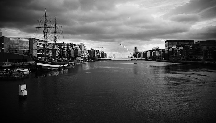 Read Tundra Rock in Dublin by Rod Loboz