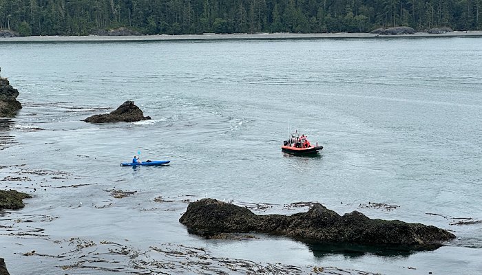 Read The Blue Kayaker and the Deception Pass Rescue by Yalla, bye
