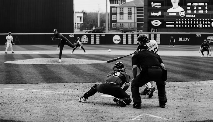 Read Arkansas v. Charlotte - Game 3 by Rhett Hutchins