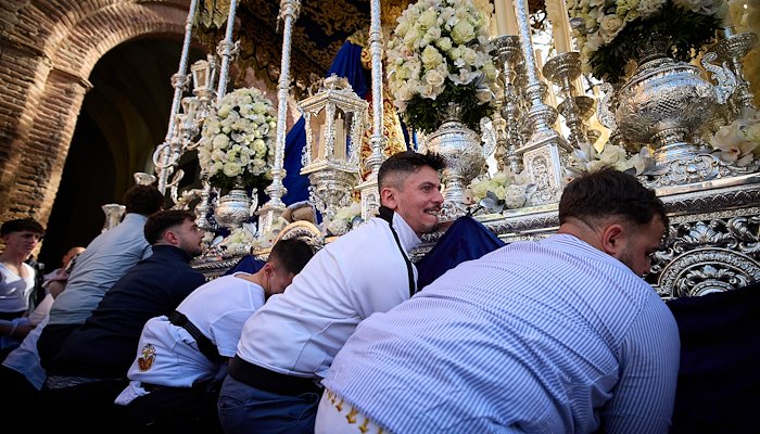 Read Semana Santa 2025 - Jueves Santo by Fermín Rodríguez