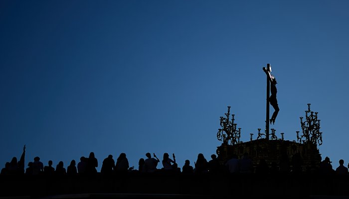 Read Semana Santa 2025 - Viernes Santo by Fermín Rodríguez