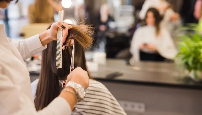 Read Can a Hairdresser Salon Help Me Determine the Best Haircut for My Face Shape? by Peter Astle