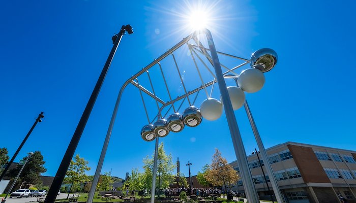 Read Une œuvre magistrale au cœur du Campus principal by 