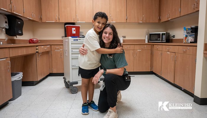 Read A Bond Beyond the Clinic: Roth Elementary’s Nurse Smith and Felipe by Justin Elbert