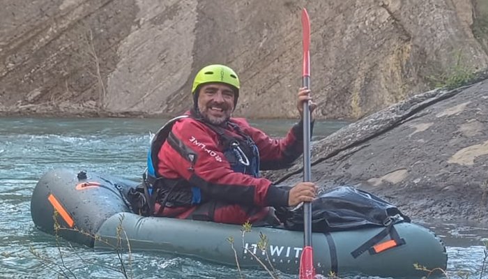 Read Catraft. Conversion of the Decathlon Itiwit 100 packraft into a whitewater self-bailing boat. by Sergi Tur Badenas