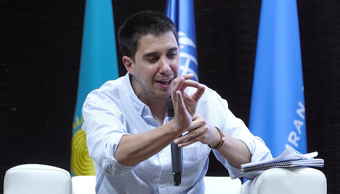 Read From Activist to Assistant Secretary-General&nbsp; &nbsp; &nbsp; &nbsp; &nbsp; &nbsp;&nbsp; by UN Volunteers