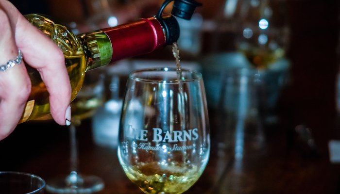 Read Virginia Wine Tour by J. Pamela Stills