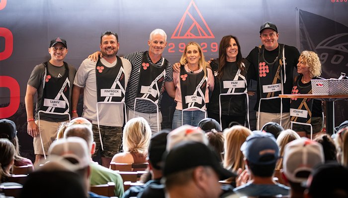 Read The Black Bib by 29029 Everesting