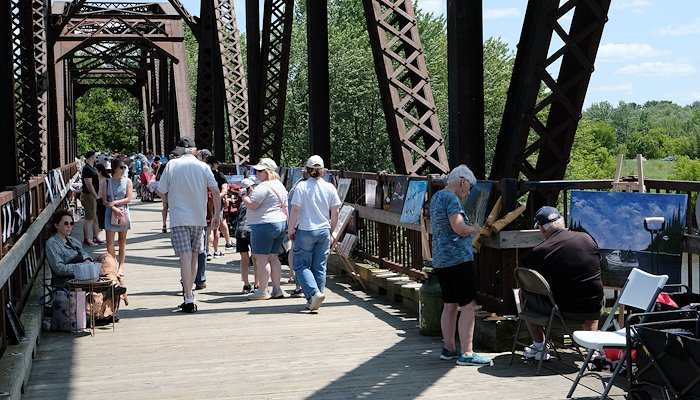 Read Art on the Bridge by Ash Furrow