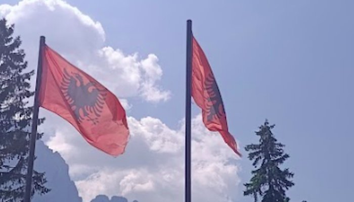 Read Packraft y Kayak en Albania by Sergi Tur Badenas