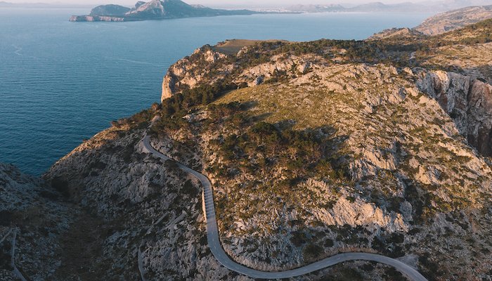 Read MALLORCA by Hanni Gharib