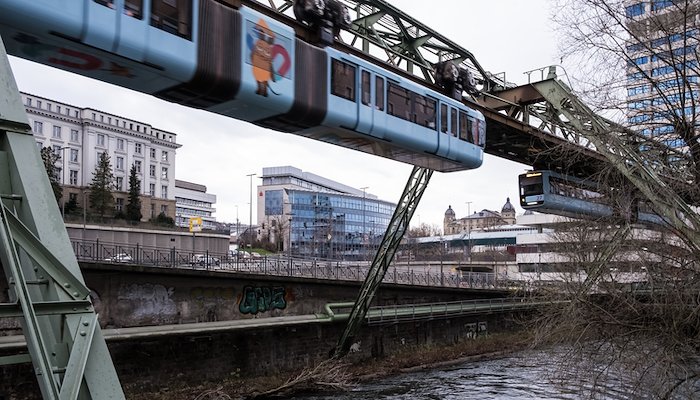 Read A Rainy Day in Wuppertal by Trotternama