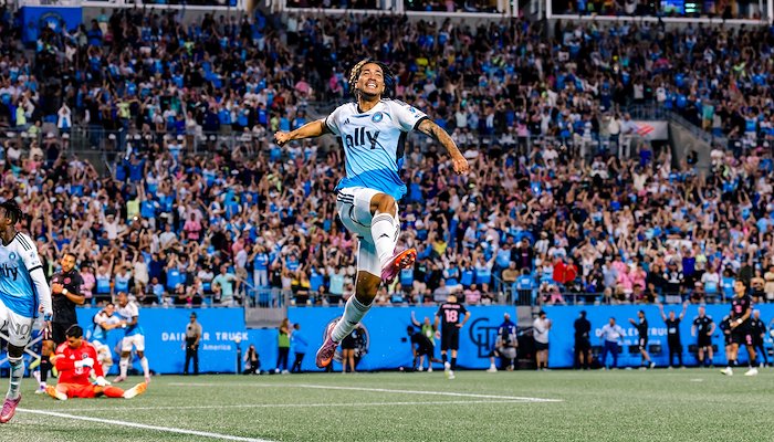 Read IDAN TOKLOMATI: MLS 22 UNDER 22 by Anna Magee