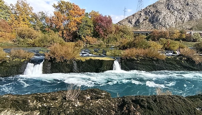 Read Descente en packraft sur la Neretva, de Mostar à Žitomislići via le canal de Bunski by Sergi Tur Badenas