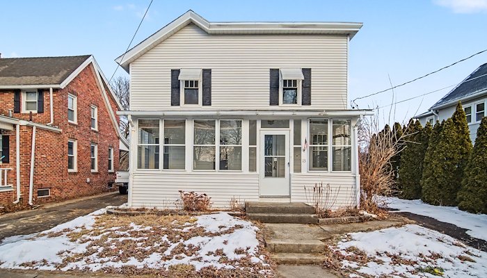 Read 13 Whiton St by Ari Lee