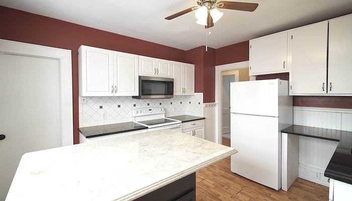 Read 1442 Wood Ave 2nd Floor by Ari Lee